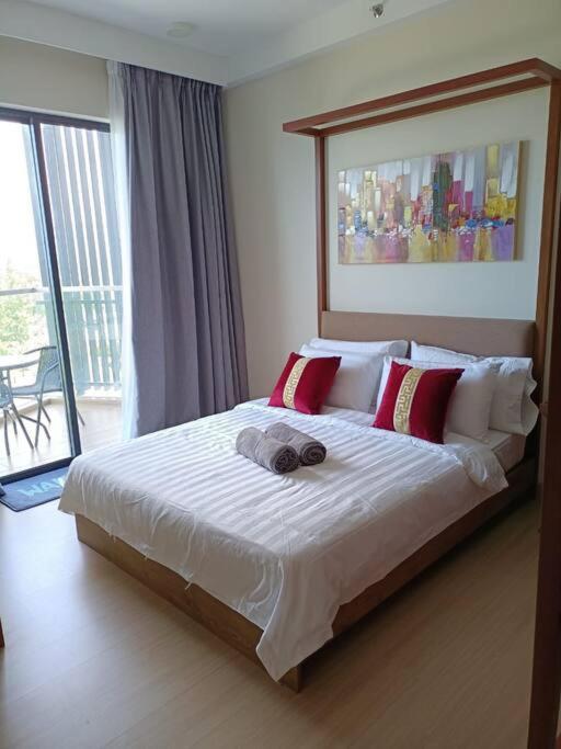 Timurbay Seafront Residence By Ozzy Azizi Kuantan Esterno foto